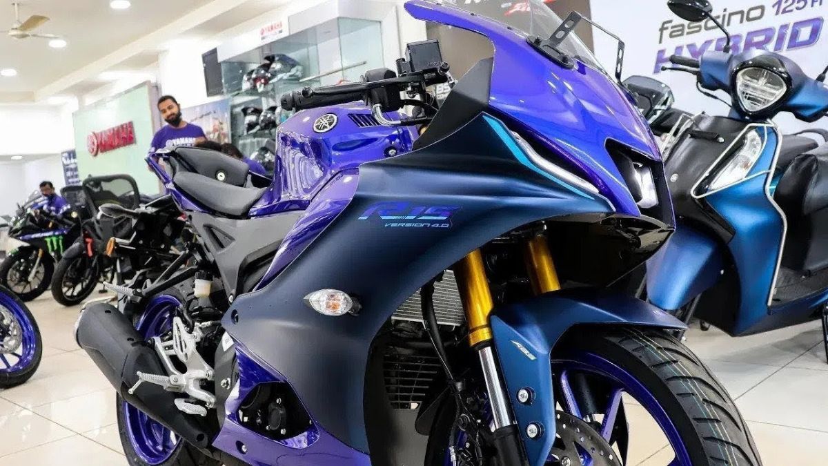 Yamaha R15 Sport Bike